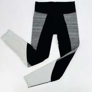 Athleta High Rise Jacquard Flow Chaturanga Leggings Black & White Colorblock‎ M
